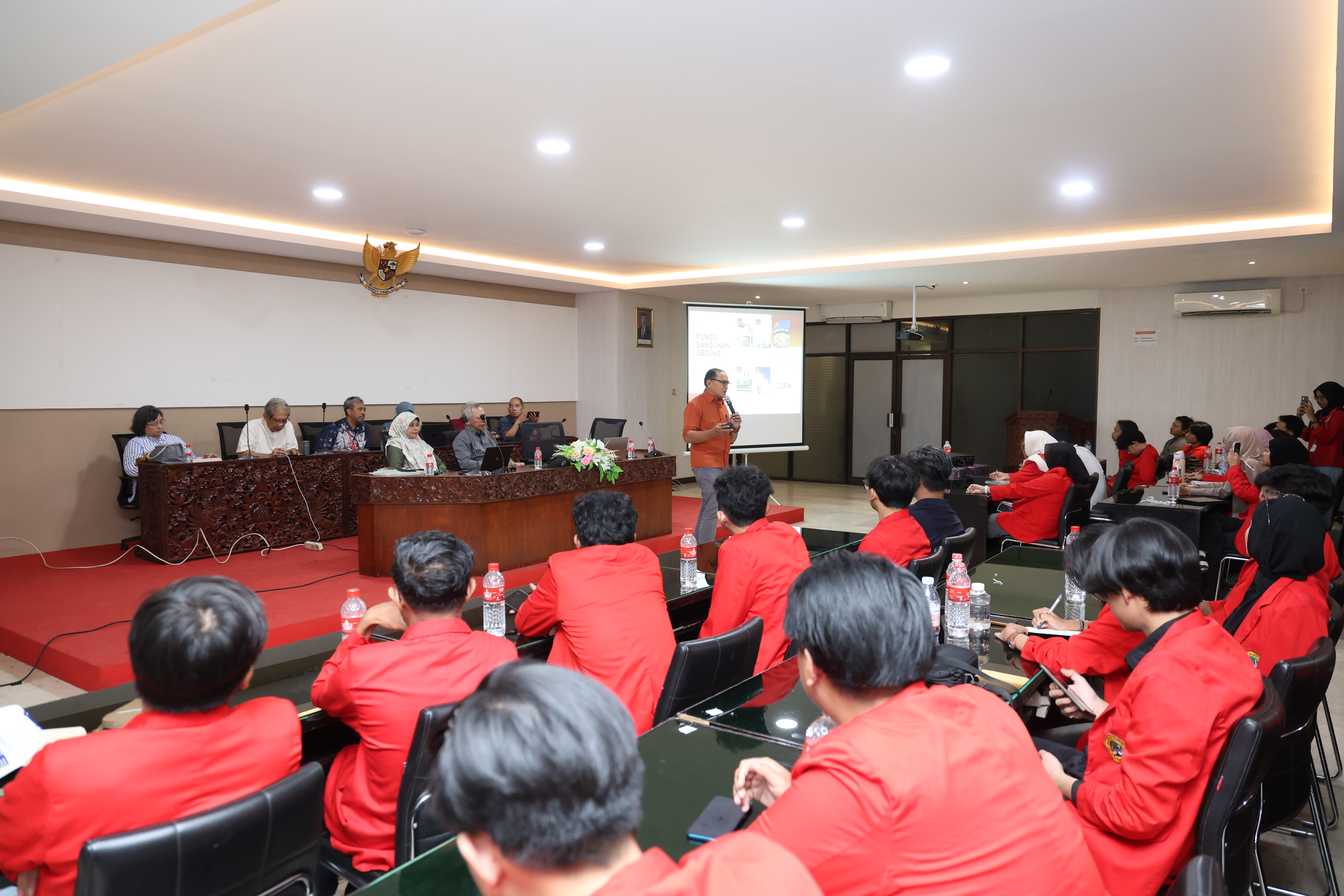 Perayaan WIsuda ke-128